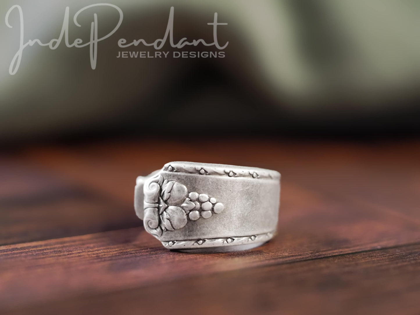 Bordeaux 1945 Spoon Ring, Size 6