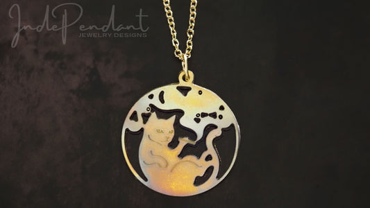 Relaxed Cat Necklace