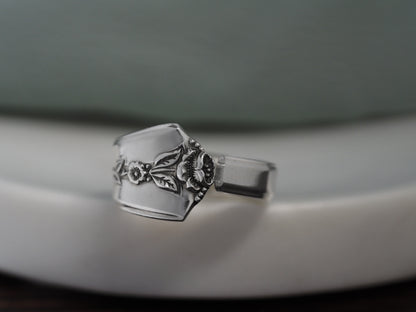 1949 Spring Garden Spoon Ring