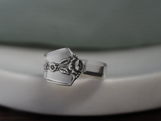 1949 Spring Garden Spoon Ring