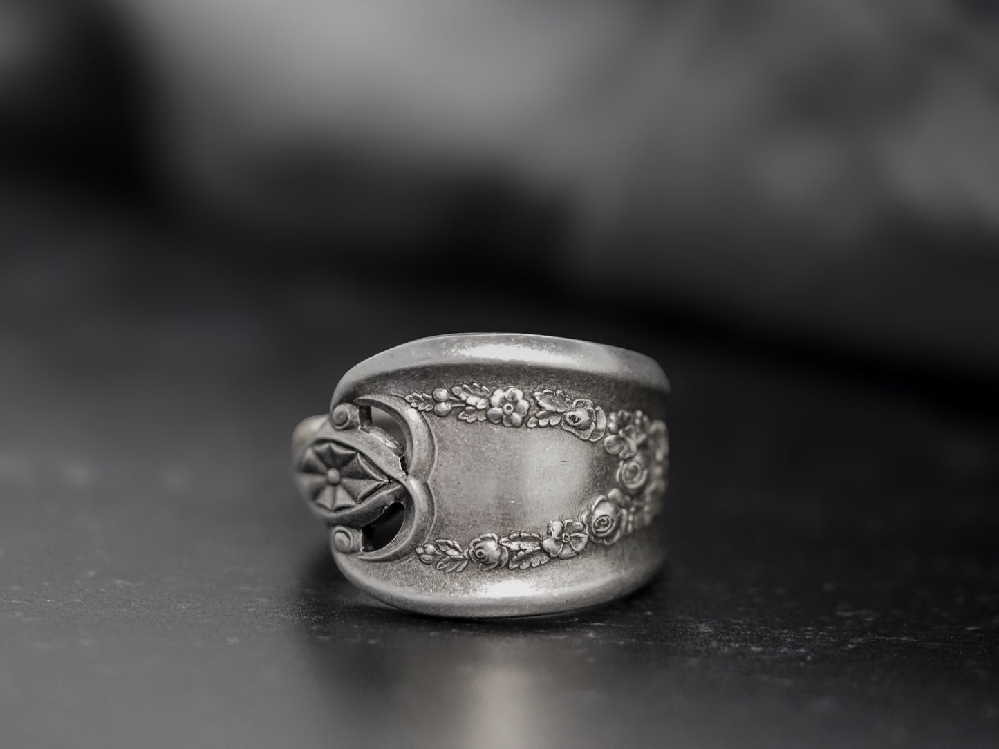 1911 Old Colony Spoon Ring