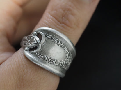 1911 Old Colony Spoon Ring