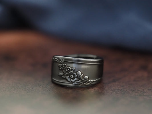 1946 Queen Bess Spoon Ring