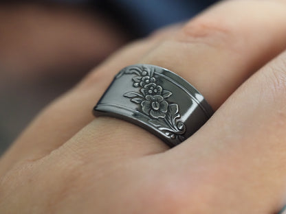 1946 Queen Bess Spoon Ring