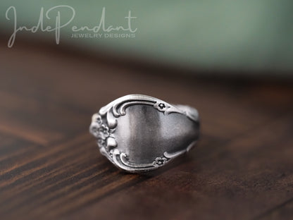 1960 Affection Spoon Ring