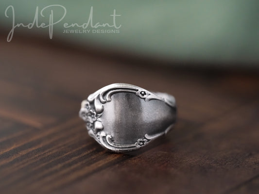 1960 Affection Spoon Ring